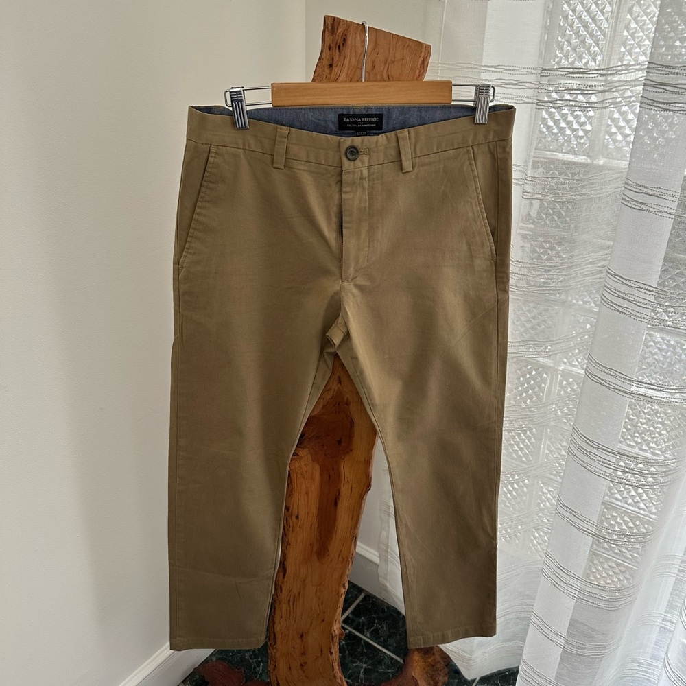 Banana Republic Men's Khaki Chinos